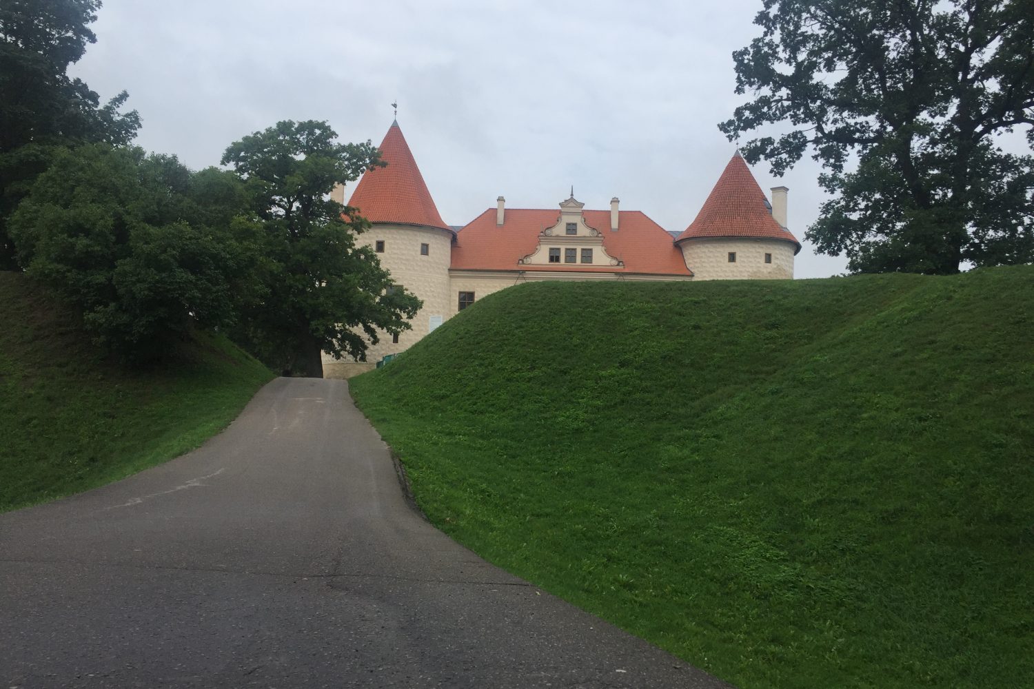 Bauska castle group Vilnius - Riga tour