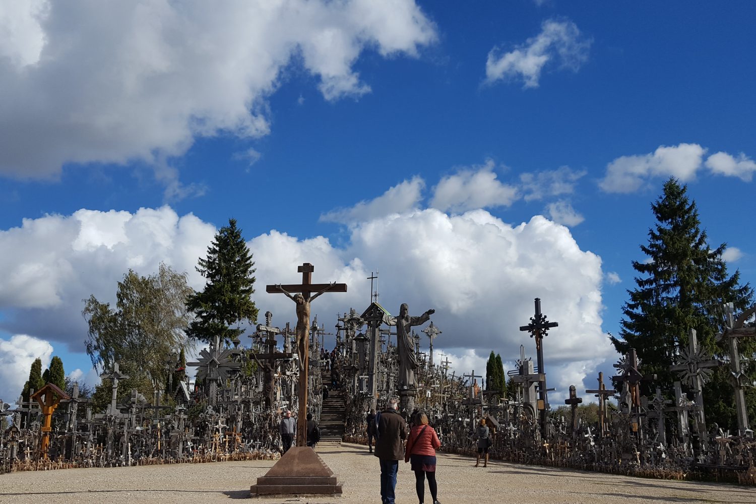 group tour to the hill of crosses